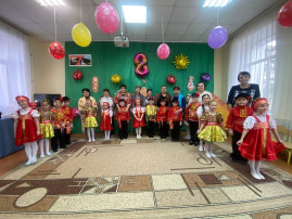 "У самовара" "У самовара".